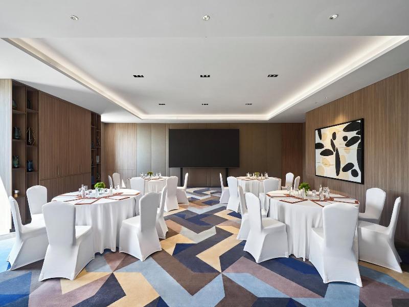 Holiday Inn Suites Vientiane By Ihg image