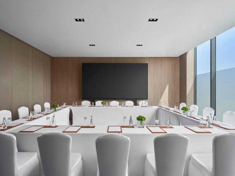 Holiday Inn Suites Vientiane By Ihg image