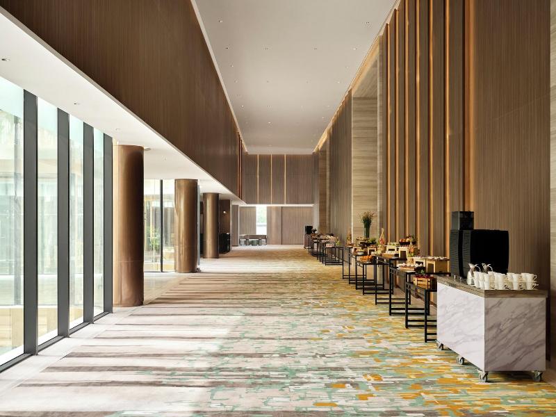 Holiday Inn Suites Vientiane By Ihg image