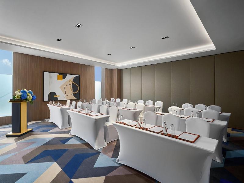 Holiday Inn Suites Vientiane By Ihg image