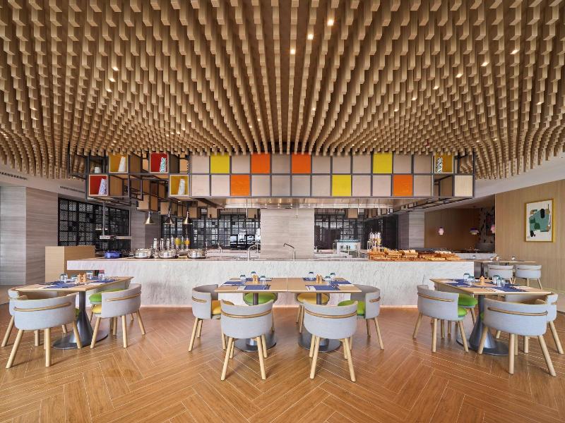 Holiday Inn Suites Vientiane By Ihg image