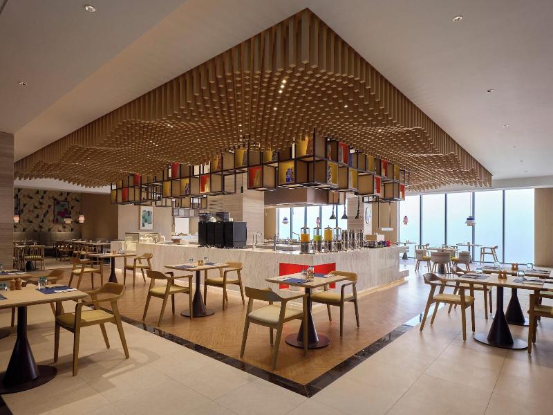 Holiday Inn Suites Vientiane By Ihg image