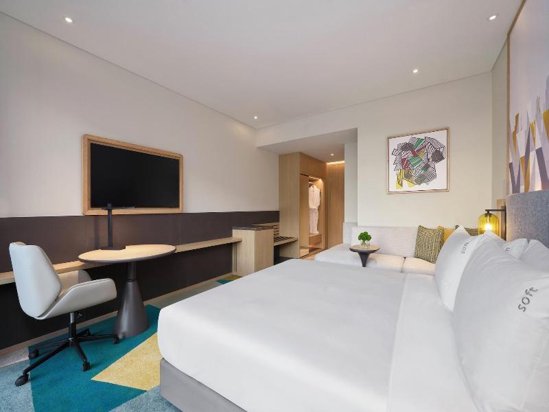 Holiday Inn Suites Vientiane By Ihg image