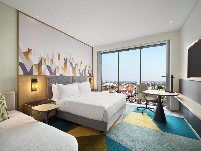 Holiday Inn Suites Vientiane By Ihg image