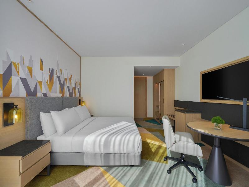 Holiday Inn Suites Vientiane By Ihg image