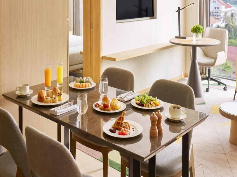 Holiday Inn Suites Vientiane By Ihg image