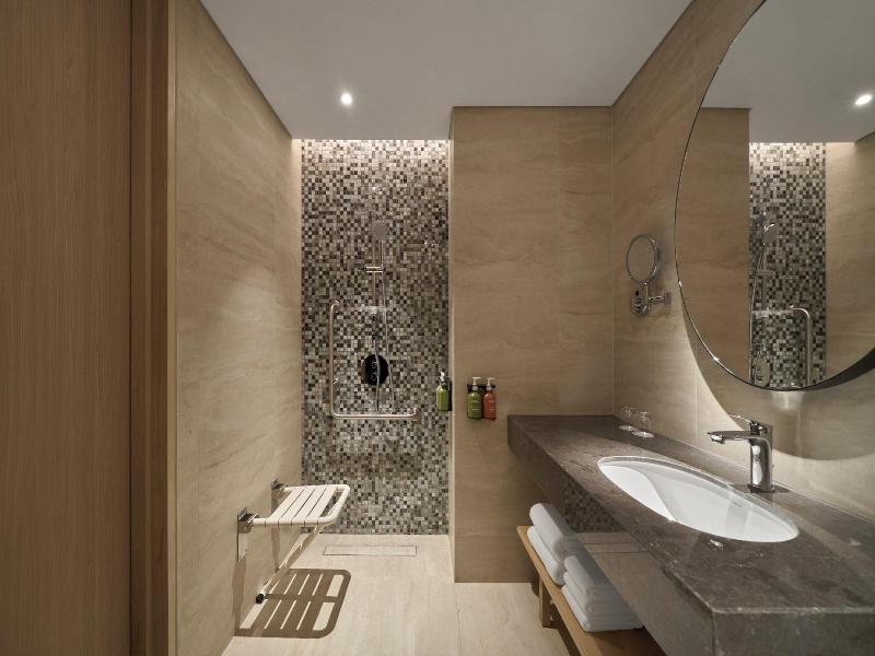 Holiday Inn Suites Vientiane By Ihg image