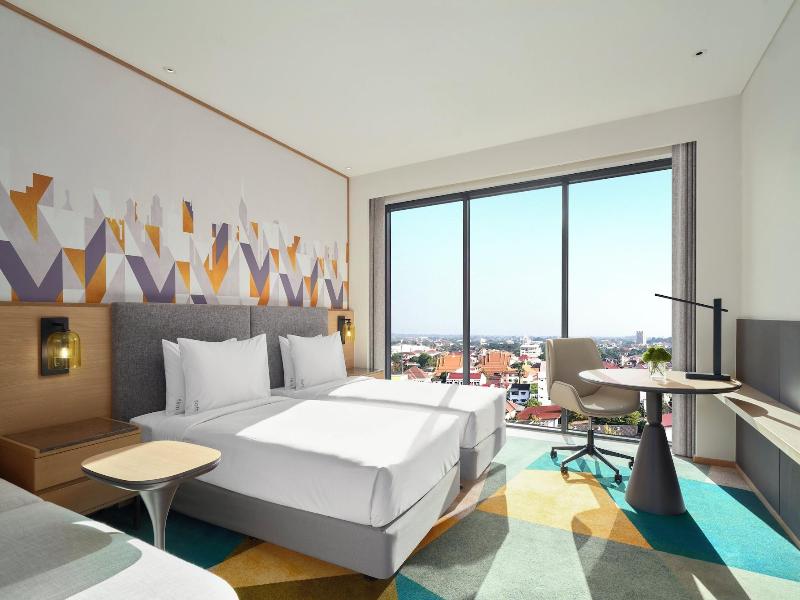 Holiday Inn Suites Vientiane By Ihg image