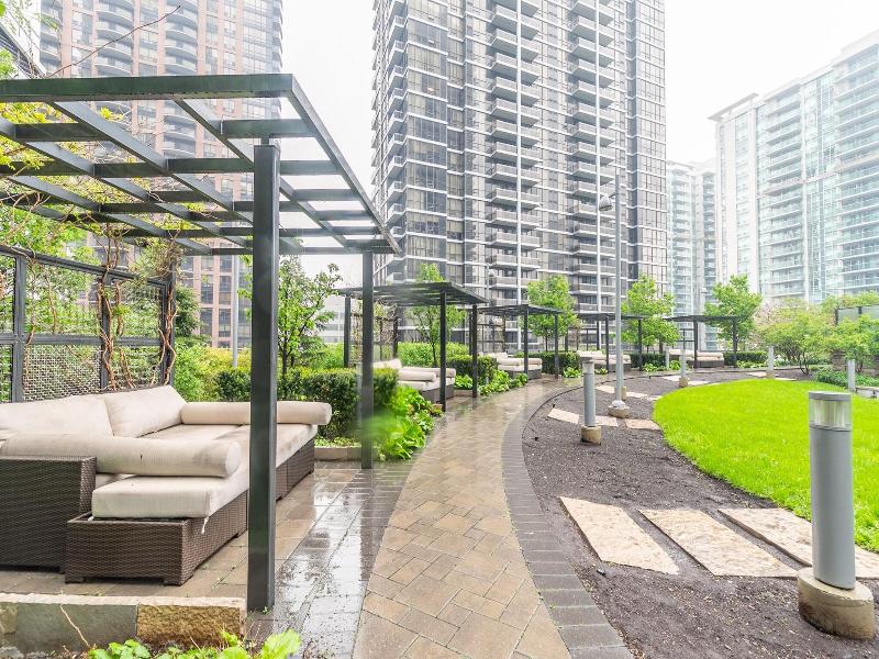 Modern Apartments In North York