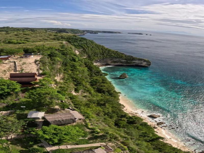 Suwehan Beach Cliff House 2