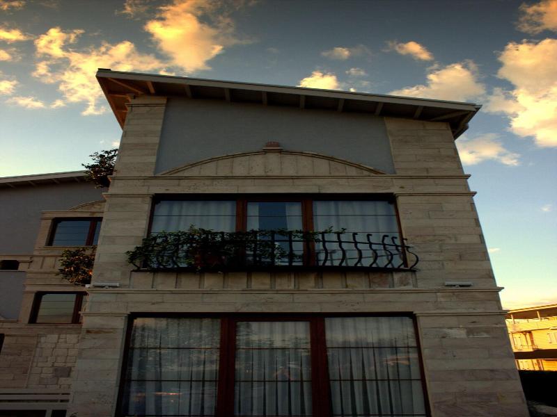 Ra Otel