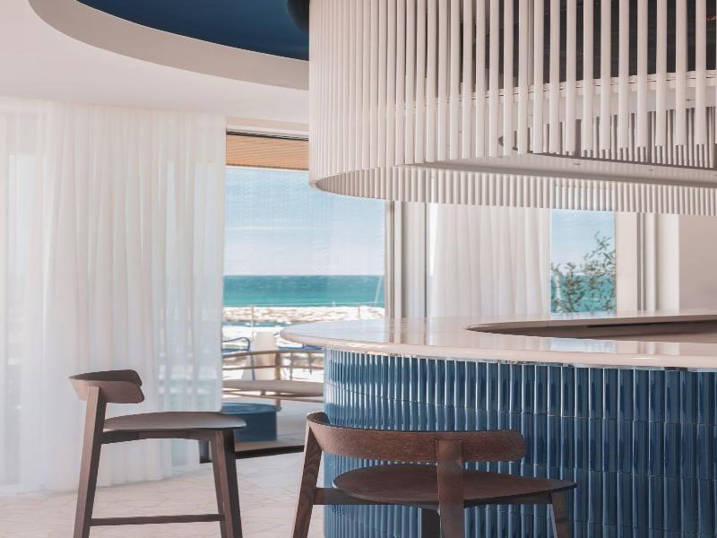 Bleu Hotel Spa image