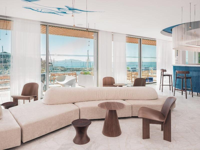 Bleu Hotel Spa image