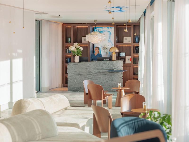 Bleu Hotel Spa image