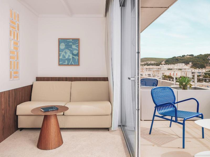 Bleu Hotel Spa image