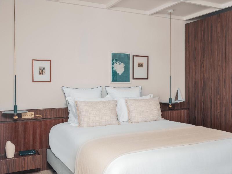Bleu Hotel Spa image
