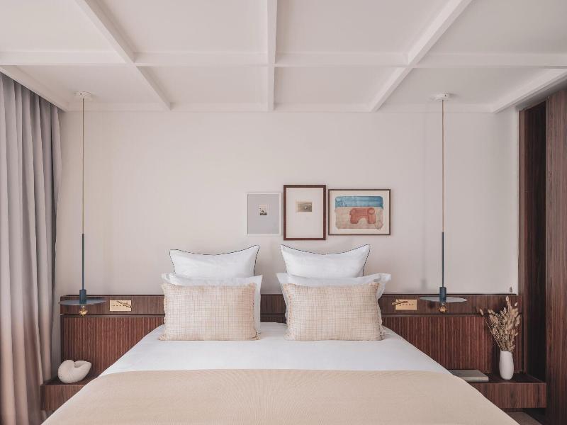 Bleu Hotel Spa image