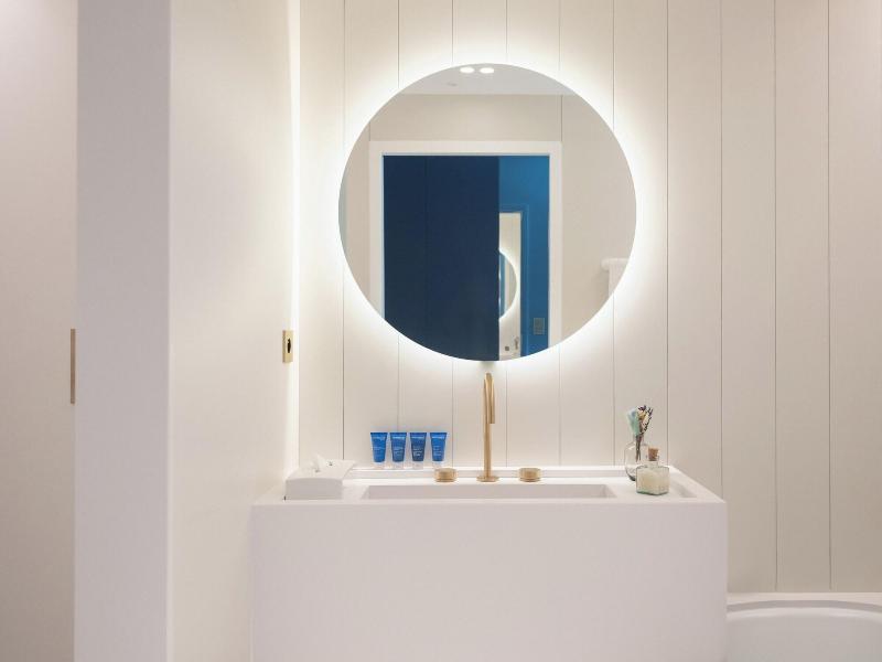 Bleu Hotel Spa image
