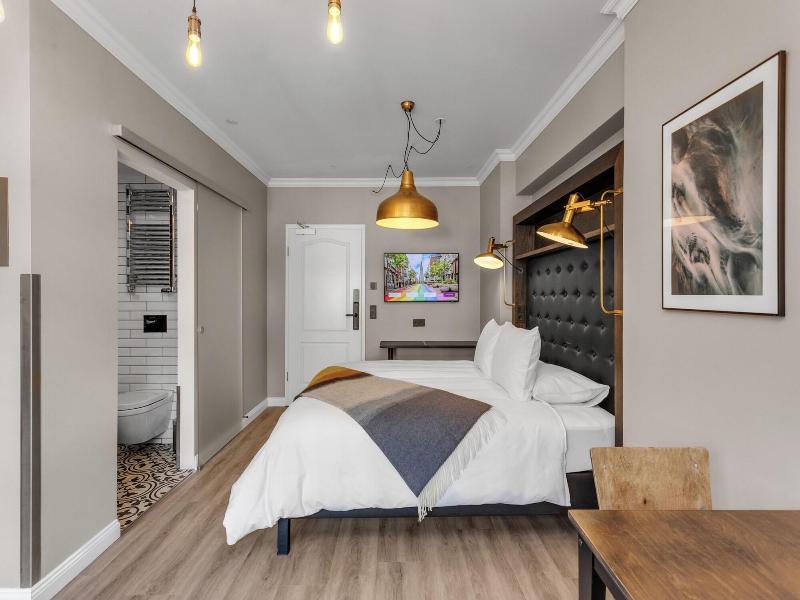 Oddsson Downtown Hotel image