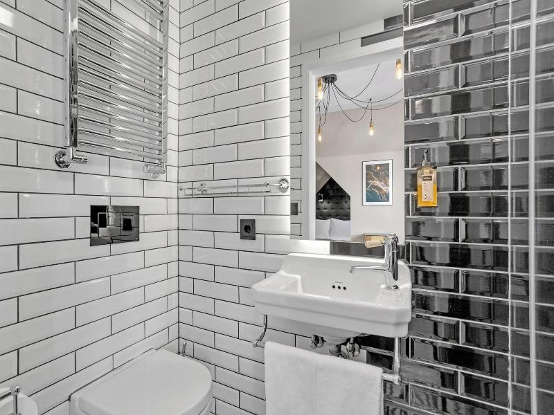 Oddsson Downtown Hotel image
