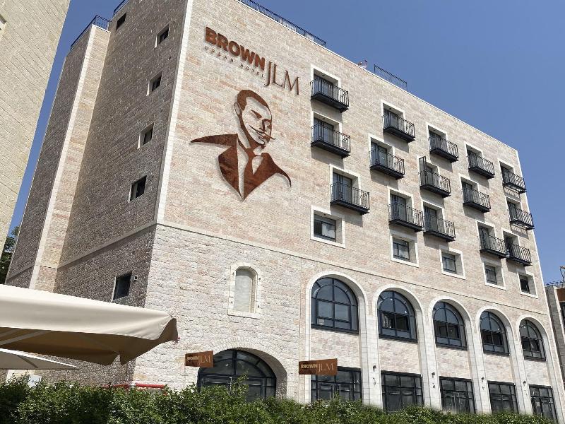 Brown Mamilla — general view