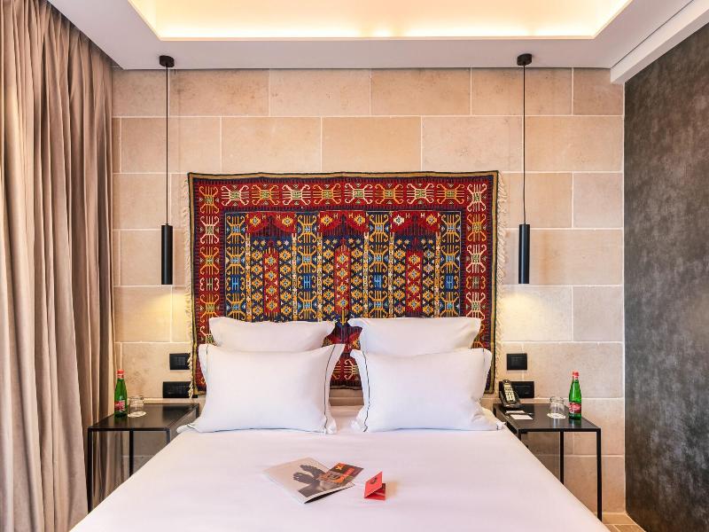 Brown Mamilla image
