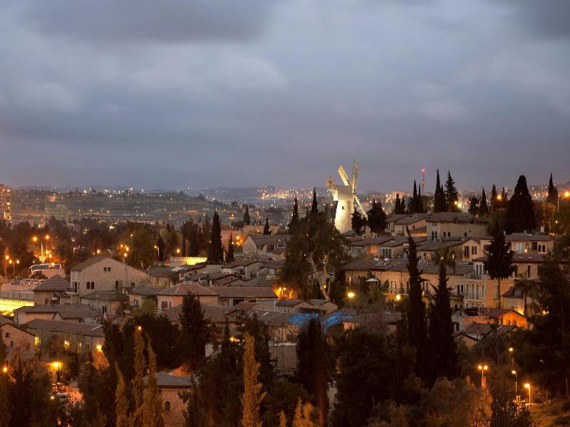 Brown Mamilla image
