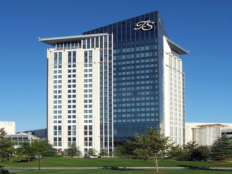 The Tower At Turning Stone Resort Casino
