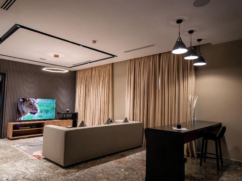 Brickspoint Boutique Aparthotel Asokoro image