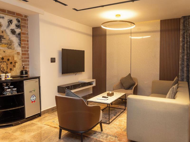 Brickspoint Boutique Aparthotel Asokoro image