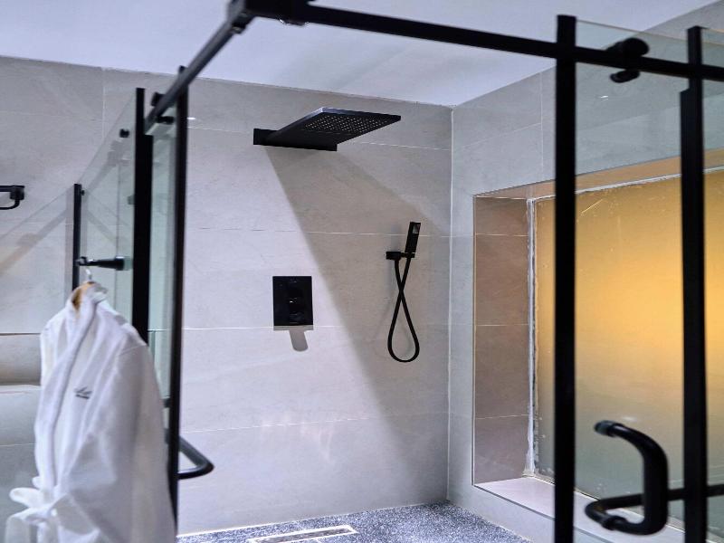 Brickspoint Boutique Aparthotel Asokoro image