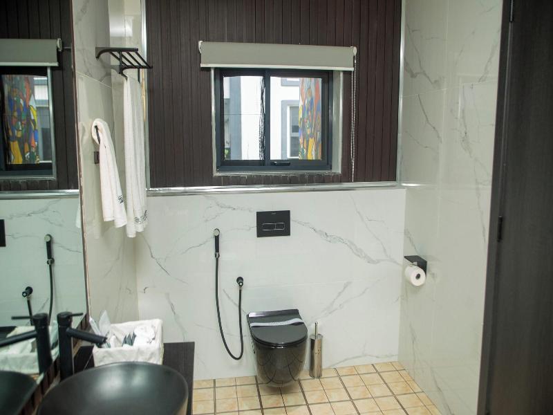 Brickspoint Boutique Aparthotel Asokoro image