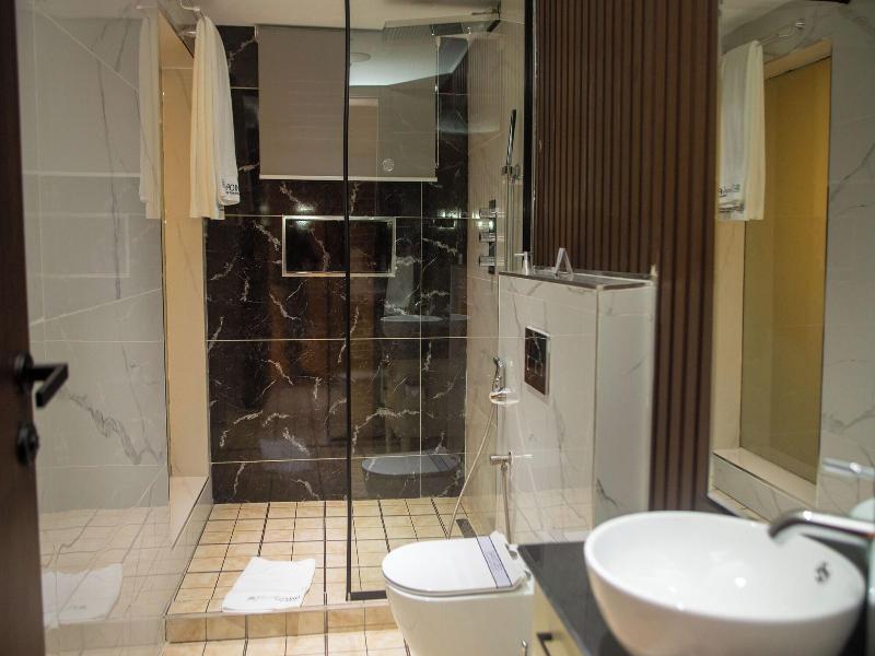 Brickspoint Boutique Aparthotel Asokoro image