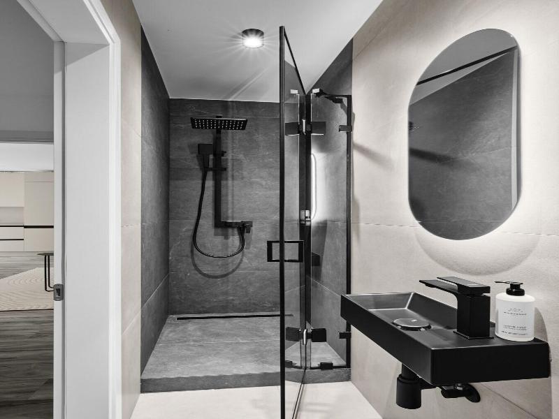 Collect Residence image