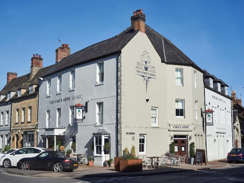 Kings Arms Hotel image