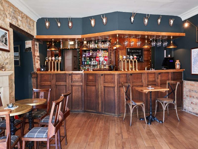 Kings Arms Hotel image