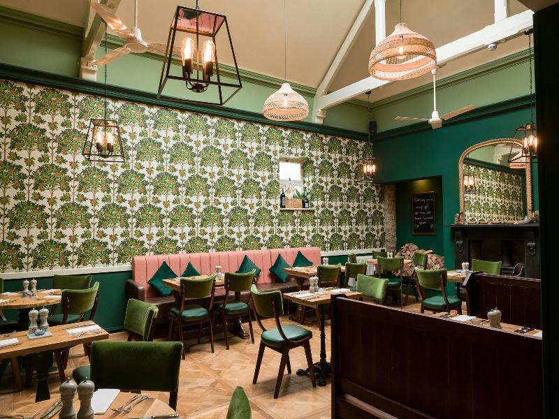 Kings Arms Hotel image