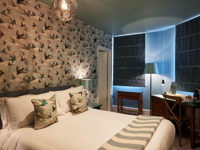 Kings Arms Hotel image