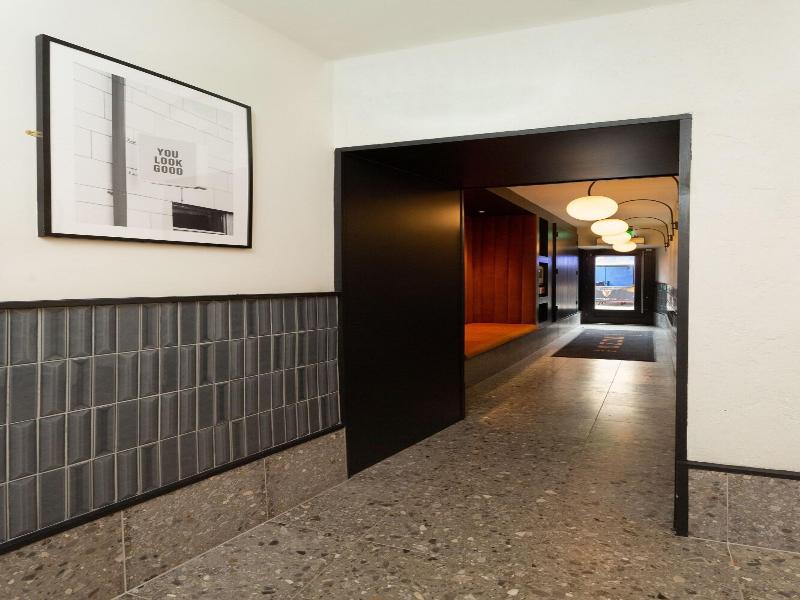 The Snug Townhouse image