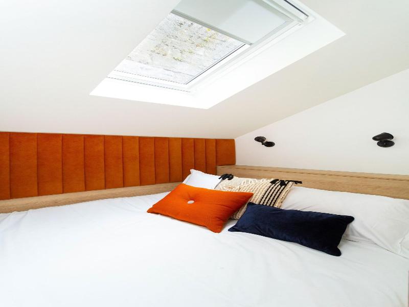 The Snug Townhouse image