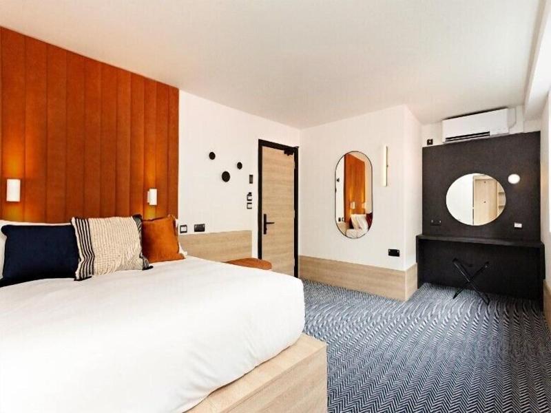 The Snug Townhouse image