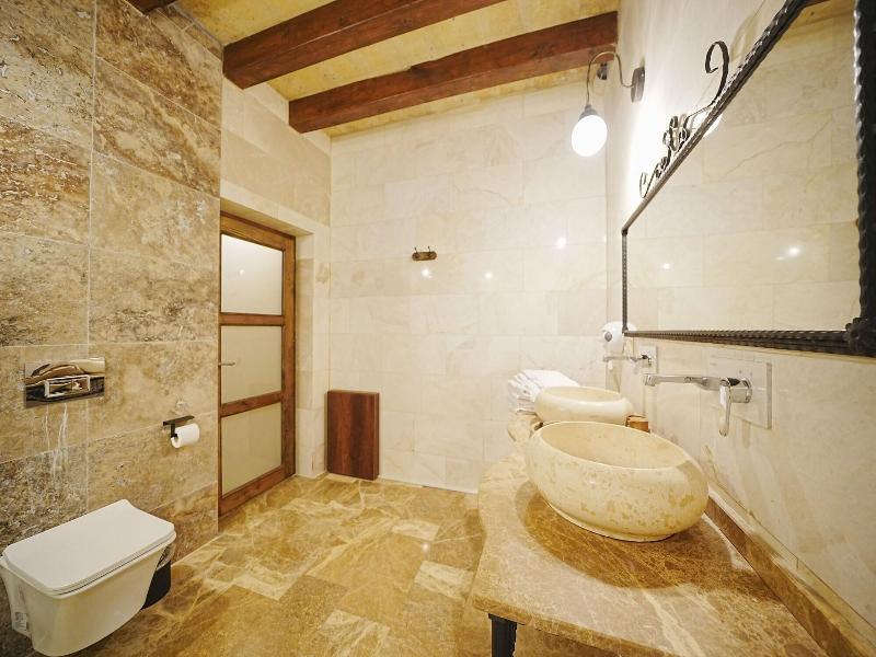 Kayra Cave Suites image