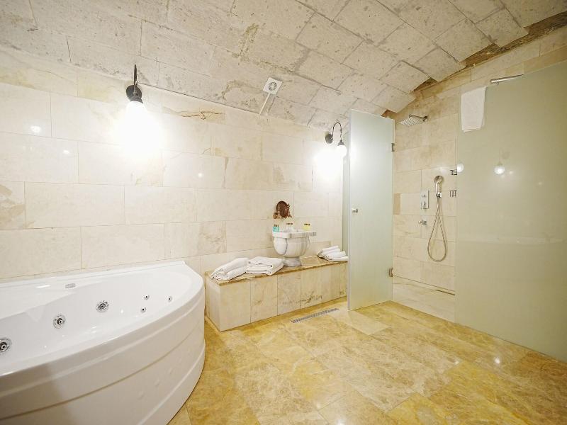Kayra Cave Suites image