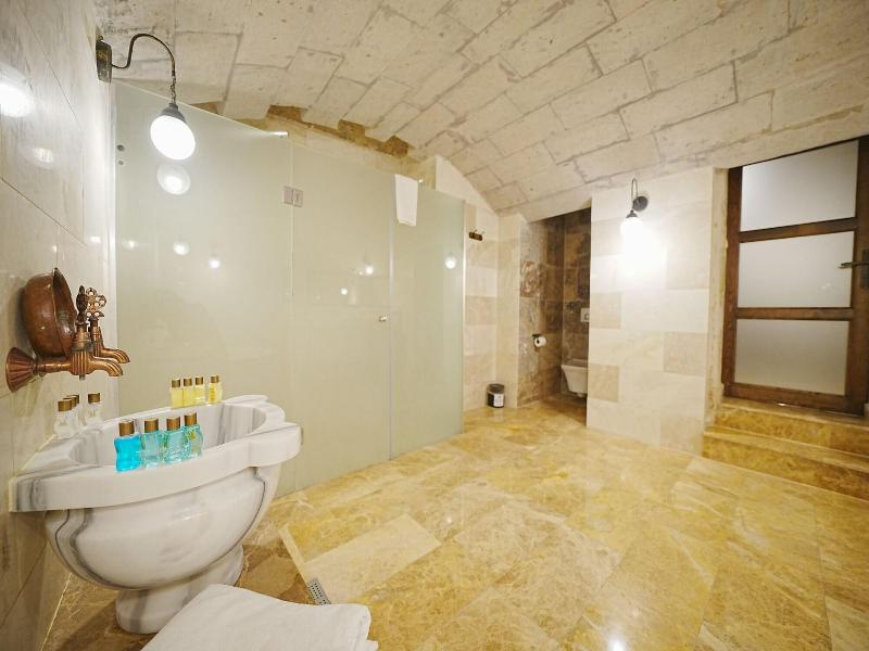 Kayra Cave Suites image