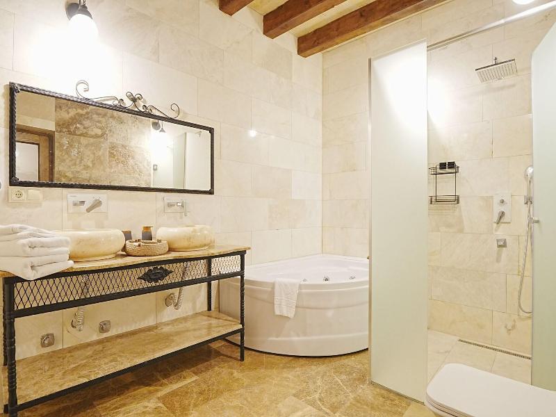 Kayra Cave Suites image