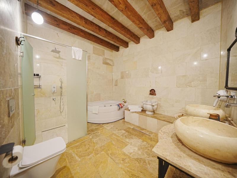Kayra Cave Suites image