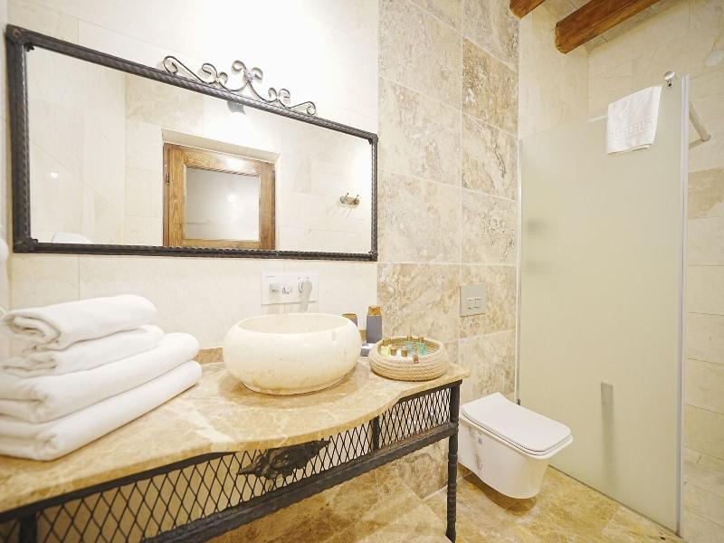 Kayra Cave Suites image