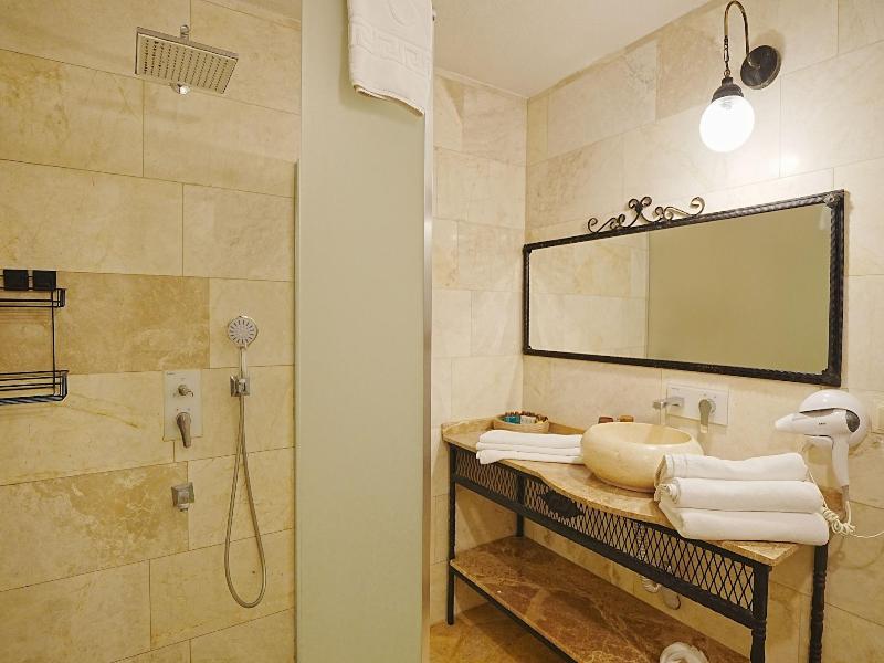 Kayra Cave Suites image