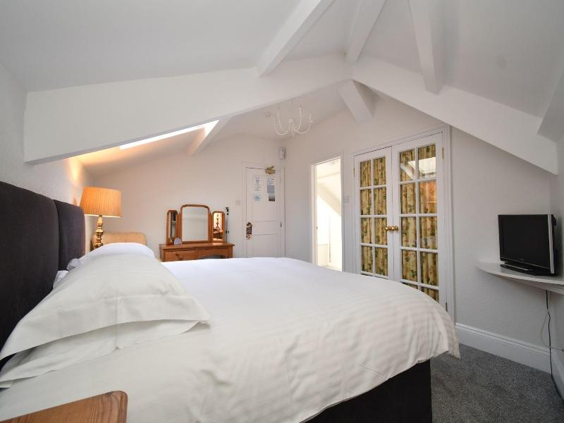 Tenby House image