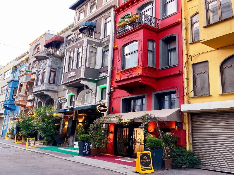 Hotel Bronte image